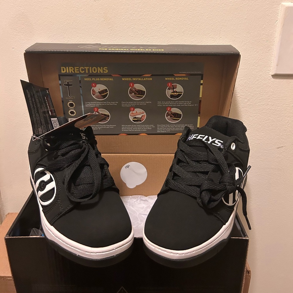Heelys Black and White Skate Sneakers